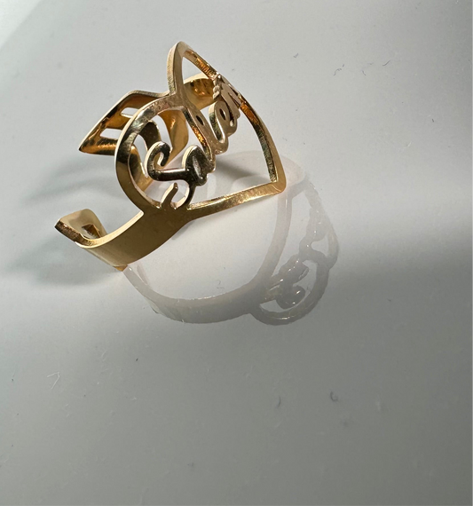 Baubles Baubles — Cupid’s Arrow Salem Heart Ring (Gold Tone) - Witch by Weekend 