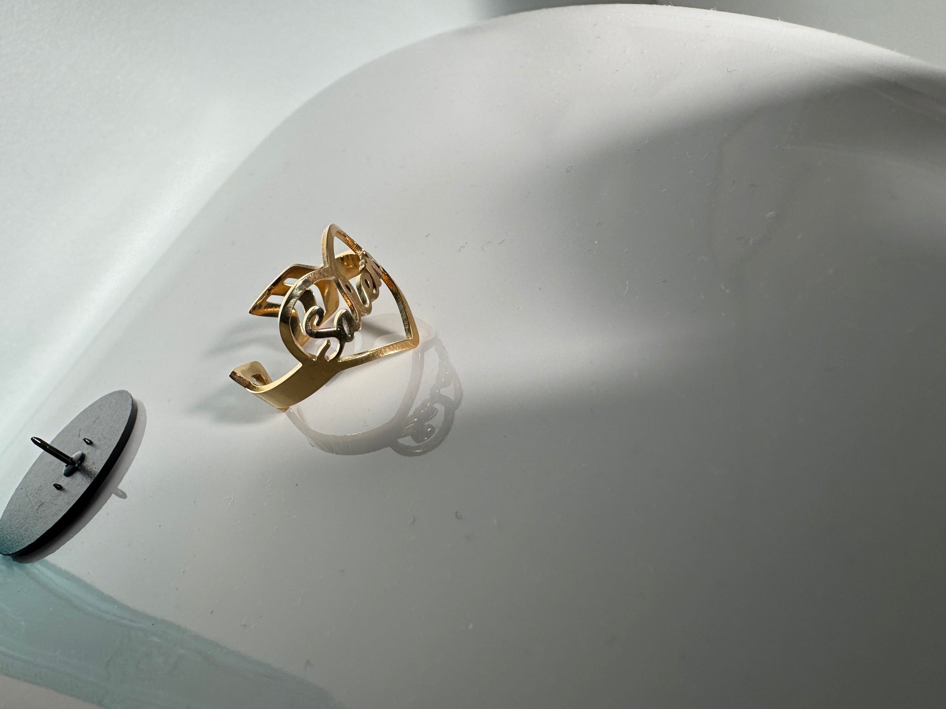 Baubles Baubles — Cupid’s Arrow Salem Heart Ring (Gold Tone) - Witch by Weekend 